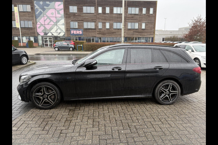 Mercedes-Benz C-Klasse Estate 300e T AMG Line | Plug-in Hybride | PHEV | Panoramadak |  Stoelverwarming | Achteruitrijcamera | Eektrisch vestelbare stoelen | Dealer onderhouden