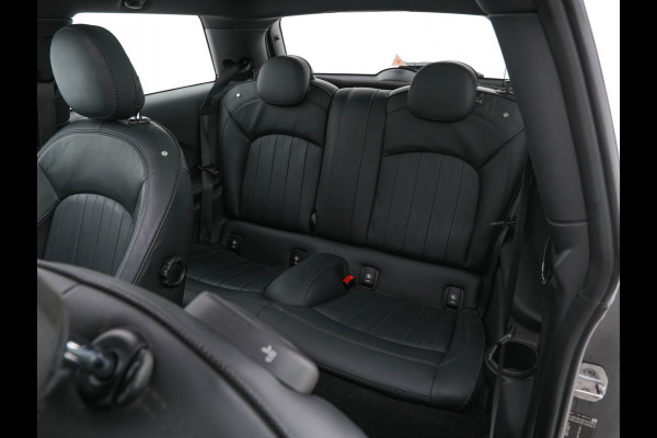 MINI Mini 2.0 Cooper S Chili JCW-Sport-Pack Aut. *PANO | LEATHER | HEAD-UP | HARMAN/KARDON | FULL-LED | JCW-EXHAUST | DAB+ | KEYLESS | NAVI-FULLMAP | CAMERA | CRUISE | AMBIENTLIGHT | SHIFTPADDLES | SPORTSEATS | UNION-JACK | 19"ALU*