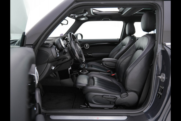 MINI Mini 2.0 Cooper S Chili JCW-Sport-Pack Aut. *PANO | LEATHER | HEAD-UP | HARMAN/KARDON | FULL-LED | JCW-EXHAUST | DAB+ | KEYLESS | NAVI-FULLMAP | CAMERA | CRUISE | AMBIENTLIGHT | SHIFTPADDLES | SPORTSEATS | UNION-JACK | 19"ALU*