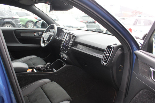 Volvo XC40 1.5 T5 Recharge R-Design | Harman/Kardon | Adaptive Cruise Control | Stoelverwarming | Panorama Dak | Camera | Navigatie | Lederen Bekleding | Electrische Klep |