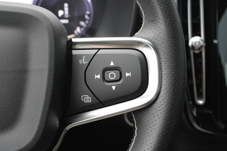 Volvo XC40 1.5 T5 Recharge R-Design | Harman/Kardon | Adaptive Cruise Control | Stoelverwarming | Panorama Dak | Camera | Navigatie | Lederen Bekleding | Electrische Klep |