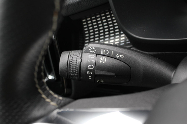 Volvo XC40 1.5 T5 Recharge R-Design | Harman/Kardon | Adaptive Cruise Control | Stoelverwarming | Panorama Dak | Camera | Navigatie | Lederen Bekleding | Electrische Klep |