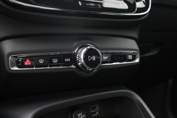 Volvo XC40 1.5 T5 Recharge R-Design | Harman/Kardon | Adaptive Cruise Control | Stoelverwarming | Panorama Dak | Camera | Navigatie | Lederen Bekleding | Electrische Klep |