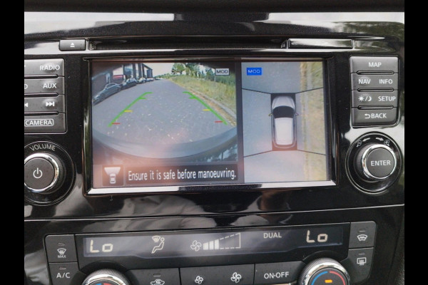 Nissan QASHQAI 1.6 N-Connecta | Trekhaak | Stoelverwarming Half leder | 360 Camera | Comfort pakket