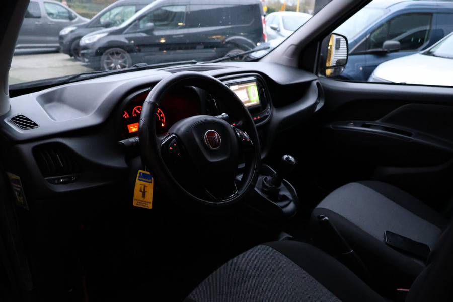 Fiat Doblò Cargo 1.3 MJ L2H1 Maxi | CarPlay | Android Auto | Trekhaak | Airco | Sport velgen | MF Stuur | Nieuwe APK | NL Auto