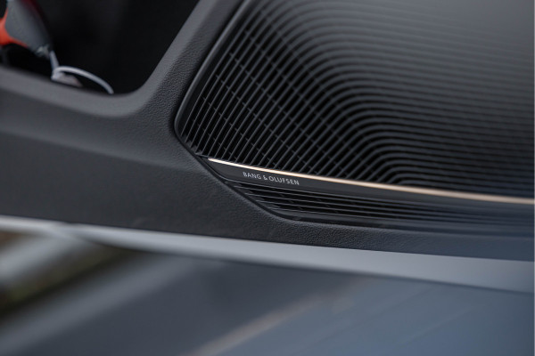 Audi A4 Avant 2.0 TFSI 190pk S-line Pano 19" B&O Virtual