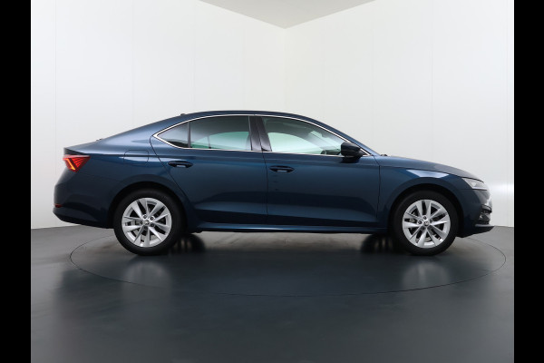 Škoda Octavia 1.0 e-TSI Automaat Trekhaak Adap.Cruise Camera Navi Ecc Apple Carplay Android Auto Virtual Cockpit Business Edition Plus Elek.Achterklep Stoelverwarming voor+achter Lmv DAB Led Keyless advanced Dodehoek detector 1e Eigenaar Origineel Nederlandse Auto Mild-Hybrid