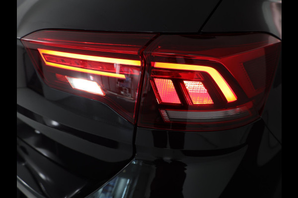Volkswagen T-Roc 1.5 TSI R-Line 150 PK DSG | Navigatie | Trekhaak afneembaar | ErgoActive Stoel Pakket | Parkeercamera |