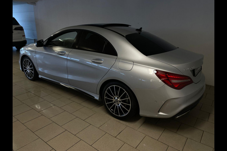 Mercedes-Benz CLA-Klasse 200 AMG LINE PANO AIRCO CLIMA NAVI CRUISE BLUETOOTH CAMERA AMBI LIGHT STOELVERW TREKHAAK PRIVACYGLAS