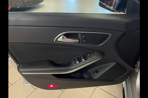 Mercedes-Benz CLA-Klasse 200 AMG LINE PANO AIRCO CLIMA NAVI CRUISE BLUETOOTH CAMERA AMBI LIGHT STOELVERW TREKHAAK PRIVACYGLAS