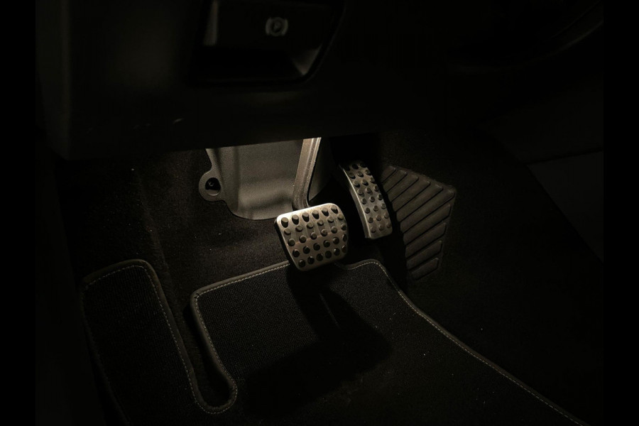 Mercedes-Benz CLA-Klasse 200 AMG LINE PANO AIRCO CLIMA NAVI CRUISE BLUETOOTH CAMERA AMBI LIGHT STOELVERW TREKHAAK PRIVACYGLAS