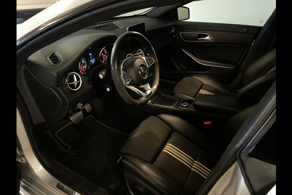 Mercedes-Benz CLA-Klasse 200 AMG LINE PANO AIRCO CLIMA NAVI CRUISE BLUETOOTH CAMERA AMBI LIGHT STOELVERW TREKHAAK PRIVACYGLAS