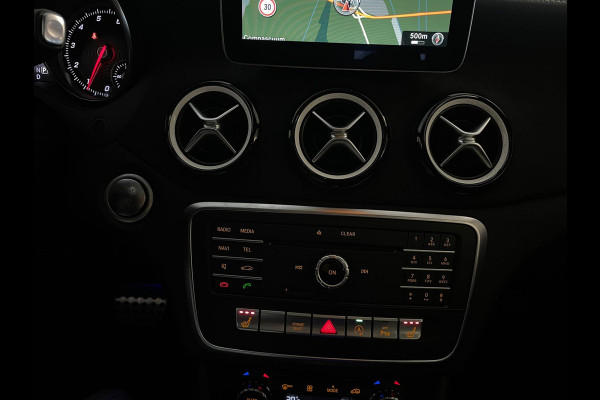 Mercedes-Benz CLA-Klasse 200 AMG LINE PANO AIRCO CLIMA NAVI CRUISE BLUETOOTH CAMERA AMBI LIGHT STOELVERW TREKHAAK PRIVACYGLAS