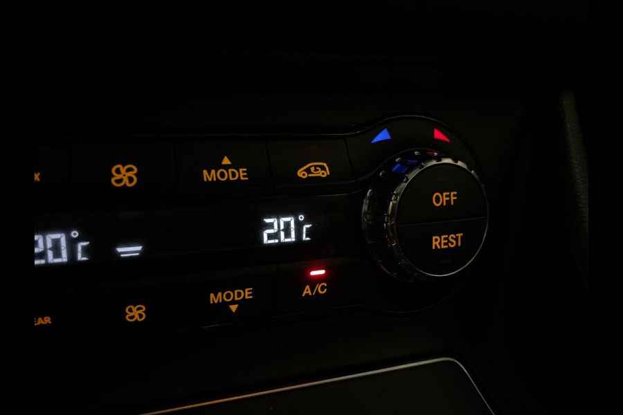 Mercedes-Benz CLA-Klasse 200 AMG LINE PANO AIRCO CLIMA NAVI CRUISE BLUETOOTH CAMERA AMBI LIGHT STOELVERW TREKHAAK PRIVACYGLAS