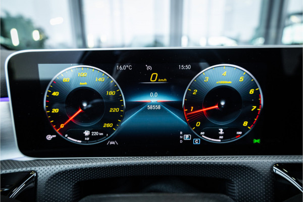 Mercedes-Benz A-Klasse A180 Business Solution AMG - AMG Line | Panorama | Memory | Sfeerverlichting