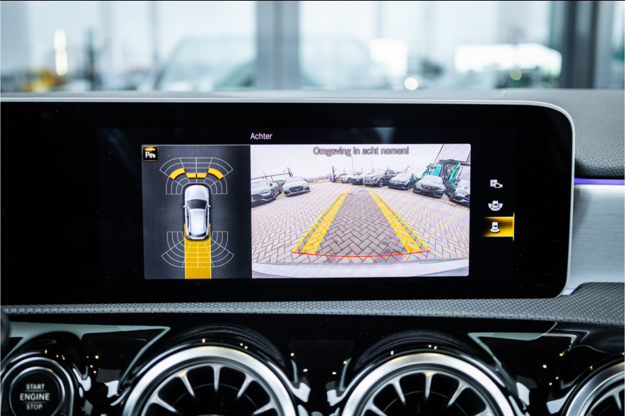 Mercedes-Benz A-Klasse A180 Business Solution AMG - AMG Line | Panorama | Memory | Sfeerverlichting