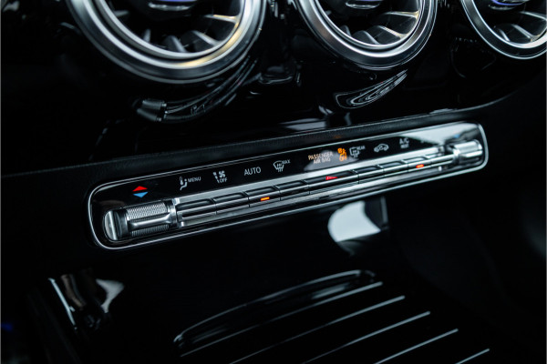 Mercedes-Benz A-Klasse A180 Business Solution AMG - AMG Line | Panorama | Memory | Sfeerverlichting
