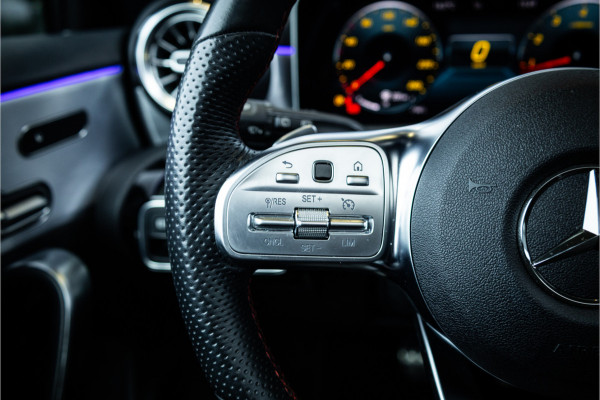 Mercedes-Benz A-Klasse A180 Business Solution AMG - AMG Line | Panorama | Memory | Sfeerverlichting