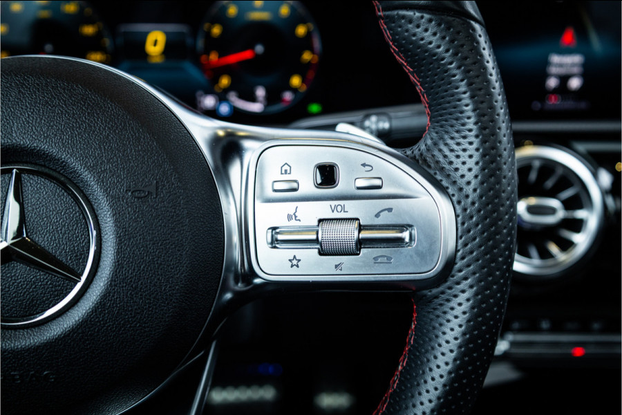 Mercedes-Benz A-Klasse A180 Business Solution AMG - AMG Line | Panorama | Memory | Sfeerverlichting