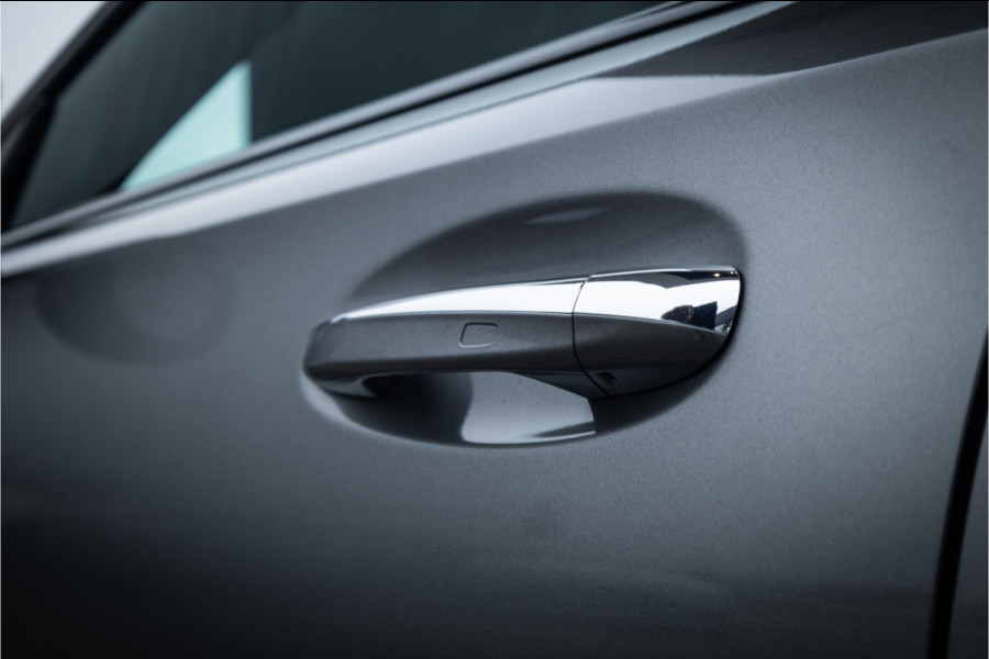 Mercedes-Benz A-Klasse A180 Business Solution AMG - AMG Line | Panorama | Memory | Sfeerverlichting