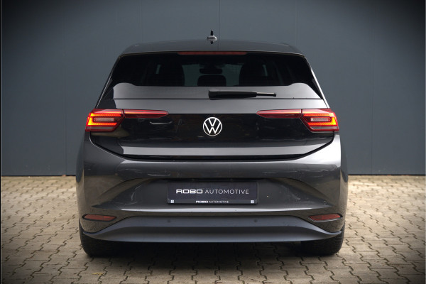 Volkswagen ID.3 First Plus 58 kWh | Stoelverwarming | Stuurverwarming | Camera | Adaptive Cruise Control | Navigatie | Keyless | Parkeersensoren | LED | Apple Carplay | NAP |