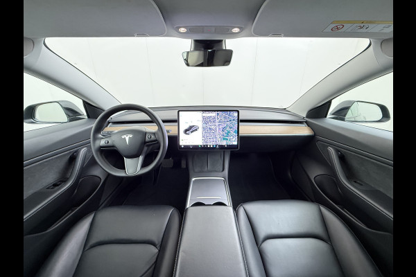 Tesla Model 3 Long Range AWD 75kWh Facelift Warmtepomp Lmv 19" AutoPilot Leder Panoramadak Adaptive-Cruise Camera's Elektr.-Stuur+Stoelen+Spie Navi LED DAB Voorverwarmen interieur Keyless One-Pedal-Drive 4WD SOH 87% Origineel Nederlandse Auto Fabrieksgarantie op Accu en Motor tot 21-12-2028/192.00km