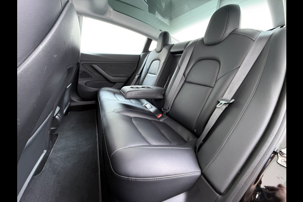 Tesla Model 3 Long Range AWD 75kWh Facelift Warmtepomp Lmv 19" AutoPilot Leder Panoramadak Adaptive-Cruise Camera's Elektr.-Stuur+Stoelen+Spie Navi LED DAB Voorverwarmen interieur Keyless One-Pedal-Drive 4WD SOH 87% Origineel Nederlandse Auto Fabrieksgarantie op Accu en Motor tot 21-12-2028/192.00km