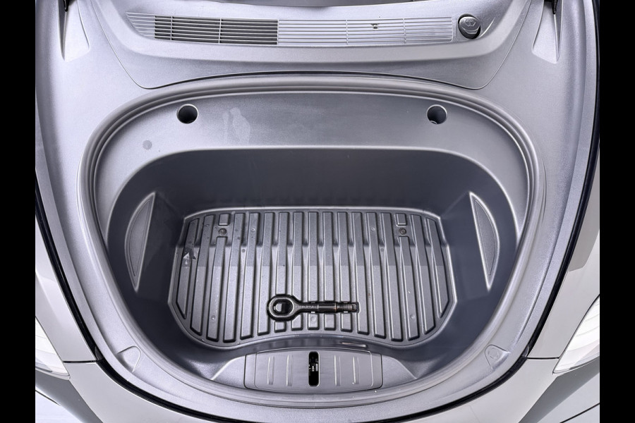 Tesla Model 3 Long Range AWD 75kWh Facelift Warmtepomp Lmv 19" AutoPilot Leder Panoramadak Adaptive-Cruise Camera's Elektr.-Stuur+Stoelen+Spie Navi LED DAB Voorverwarmen interieur Keyless One-Pedal-Drive 4WD SOH 87% Origineel Nederlandse Auto Fabrieksgarantie op Accu en Motor tot 21-12-2028/192.00km