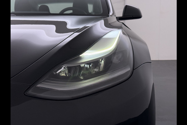 Tesla Model 3 Long Range AWD 75kWh Facelift Warmtepomp Lmv 19" AutoPilot Leder Panoramadak Adaptive-Cruise Camera's Elektr.-Stuur+Stoelen+Spie Navi LED DAB Voorverwarmen interieur Keyless One-Pedal-Drive 4WD SOH 87% Origineel Nederlandse Auto Fabrieksgarantie op Accu en Motor tot 21-12-2028/192.00km