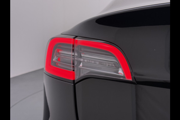 Tesla Model 3 Long Range AWD 75kWh Facelift Warmtepomp Lmv 19" AutoPilot Leder Panoramadak Adaptive-Cruise Camera's Elektr.-Stuur+Stoelen+Spie Navi LED DAB Voorverwarmen interieur Keyless One-Pedal-Drive 4WD SOH 87% Origineel Nederlandse Auto Fabrieksgarantie op Accu en Motor tot 21-12-2028/192.00km