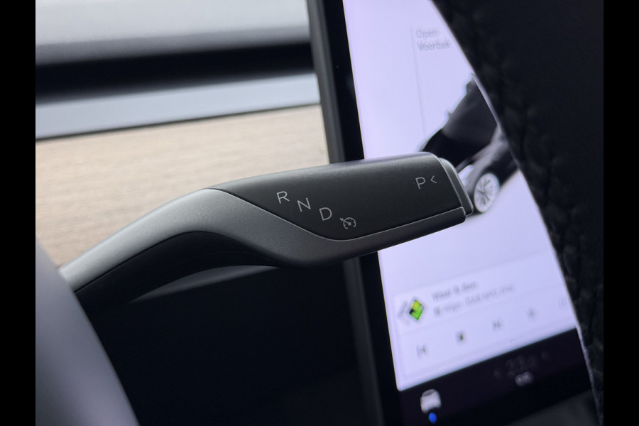 Tesla Model 3 Long Range AWD 75kWh Facelift Warmtepomp Lmv 19" AutoPilot Leder Panoramadak Adaptive-Cruise Camera's Elektr.-Stuur+Stoelen+Spie Navi LED DAB Voorverwarmen interieur Keyless One-Pedal-Drive 4WD SOH 87% Origineel Nederlandse Auto Fabrieksgarantie op Accu en Motor tot 21-12-2028/192.00km