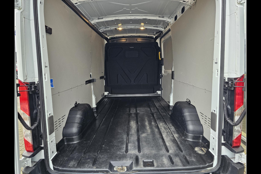 Ford Transit 350 2.0 TDCI L3H2 Trend 130pk Automaat | SCI | Trekhaak | Airco | DAB | Parkeersensoren v+a | Zéér netjes!