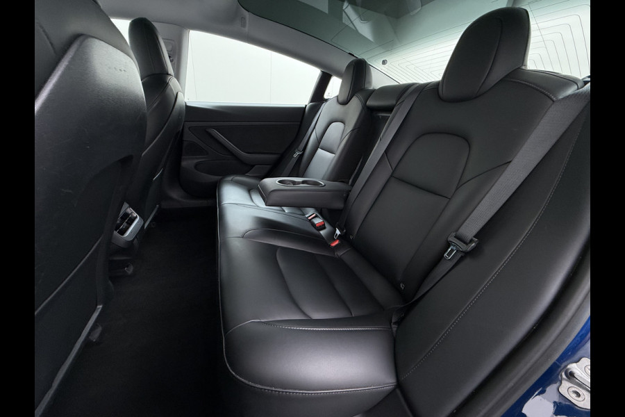 Tesla Model 3 RWD SR plus 325PK SOH 93% LFP Accu AutoPilot Leder Panoramadak Adaptive-Cruise Camera's Elektr.-Stuur+Stoelen+Spiegels+Geheugen+ Navi LED DAB Voorverwarmen Keyless One-Pedal-Drive Lmv 18" 1e Eigenaar Origineel Nederlandse Auto