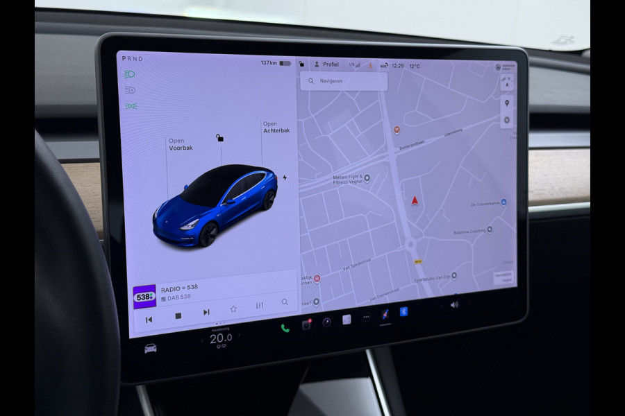 Tesla Model 3 RWD SR plus 325PK SOH 93% LFP Accu AutoPilot Leder Panoramadak Adaptive-Cruise Camera's Elektr.-Stuur+Stoelen+Spiegels+Geheugen+ Navi LED DAB Voorverwarmen Keyless One-Pedal-Drive Lmv 18" 1e Eigenaar Origineel Nederlandse Auto