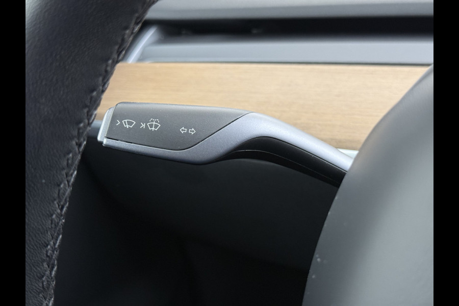 Tesla Model 3 RWD SR plus 325PK SOH 93% LFP Accu AutoPilot Leder Panoramadak Adaptive-Cruise Camera's Elektr.-Stuur+Stoelen+Spiegels+Geheugen+ Navi LED DAB Voorverwarmen Keyless One-Pedal-Drive Lmv 18" 1e Eigenaar Origineel Nederlandse Auto