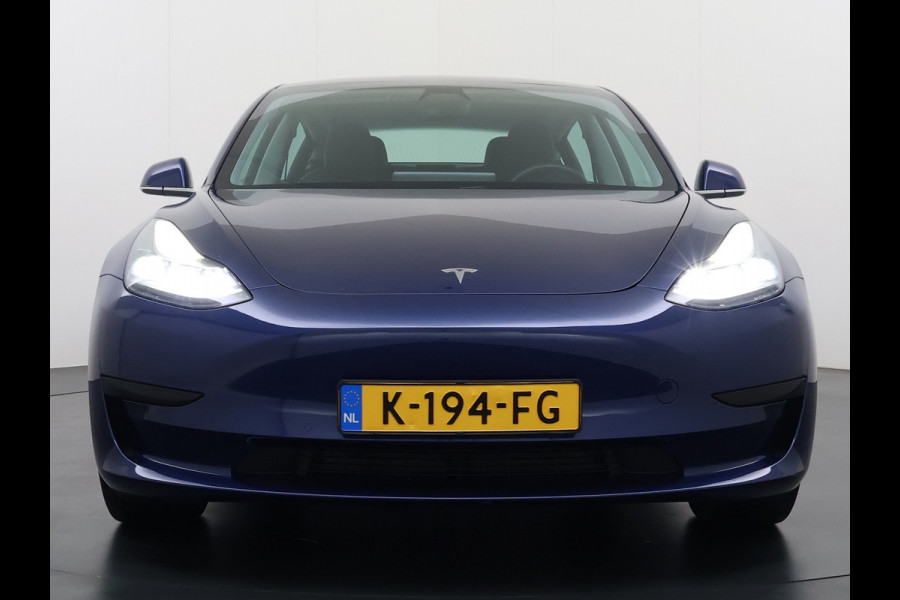 Tesla Model 3 RWD SR plus 325PK SOH 93% LFP Accu AutoPilot Leder Panoramadak Adaptive-Cruise Camera's Elektr.-Stuur+Stoelen+Spiegels+Geheugen+ Navi LED DAB Voorverwarmen Keyless One-Pedal-Drive Lmv 18" 1e Eigenaar Origineel Nederlandse Auto