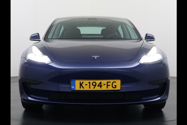 Tesla Model 3 RWD SR plus 325PK SOH 93% LFP Accu AutoPilot Leder Panoramadak Adaptive-Cruise Camera's Elektr.-Stuur+Stoelen+Spiegels+Geheugen+ Navi LED DAB Voorverwarmen Keyless One-Pedal-Drive Lmv 18" 1e Eigenaar Origineel Nederlandse Auto