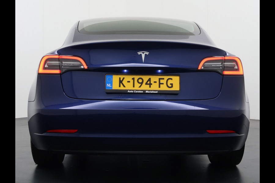 Tesla Model 3 RWD SR plus 325PK SOH 93% LFP Accu AutoPilot Leder Panoramadak Adaptive-Cruise Camera's Elektr.-Stuur+Stoelen+Spiegels+Geheugen+ Navi LED DAB Voorverwarmen Keyless One-Pedal-Drive Lmv 18" 1e Eigenaar Origineel Nederlandse Auto