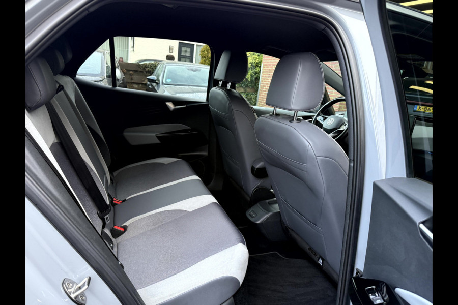 Volkswagen ID.3 First Plus 58 kWh Camera, 19''Lmv, Stoel/Stuurverwarming