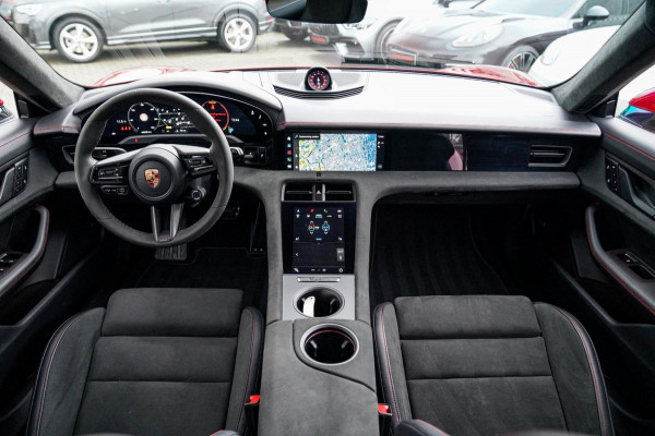Porsche Taycan Sport Turismo GTS 93 kWh | Luchtvering / LIFT | Bose surround sound | Panorama | Luxe Leder / Alcantara | Sfeerverl