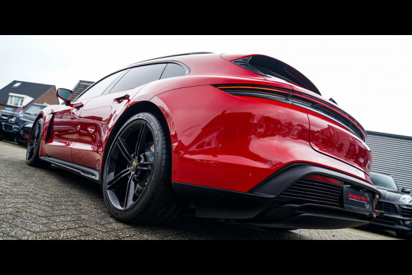 Porsche Taycan Sport Turismo GTS 93 kWh | Luchtvering / LIFT | Bose surround sound | Panorama | Luxe Leder / Alcantara | Sfeerverl