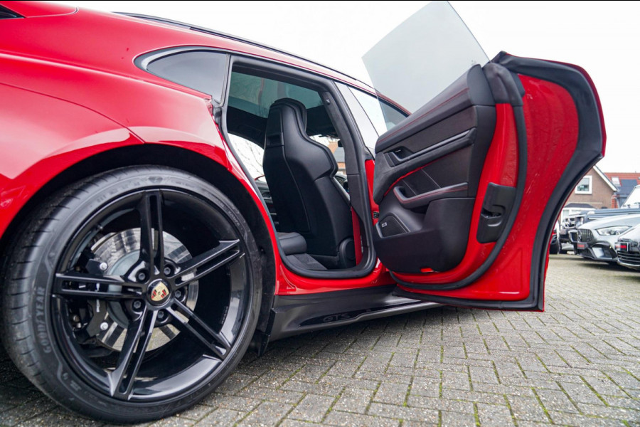 Porsche Taycan Sport Turismo GTS 93 kWh | Luchtvering / LIFT | Bose surround sound | Panorama | Luxe Leder / Alcantara | Sfeerverl