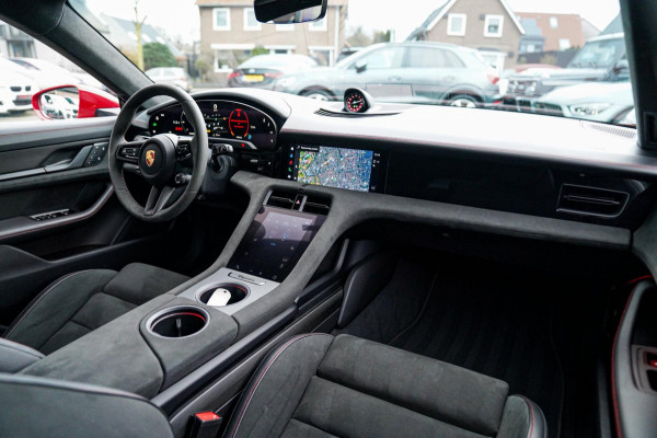 Porsche Taycan Sport Turismo GTS 93 kWh | Luchtvering / LIFT | Bose surround sound | Panorama | Luxe Leder / Alcantara | Sfeerverl