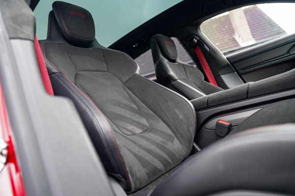 Porsche Taycan Sport Turismo GTS 93 kWh | Luchtvering / LIFT | Bose surround sound | Panorama | Luxe Leder / Alcantara | Sfeerverl