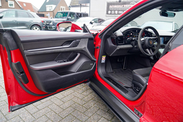 Porsche Taycan Sport Turismo GTS 93 kWh | Luchtvering / LIFT | Bose surround sound | Panorama | Luxe Leder / Alcantara | Sfeerverl