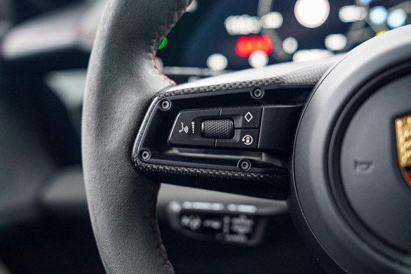 Porsche Taycan Sport Turismo GTS 93 kWh | Luchtvering / LIFT | Bose surround sound | Panorama | Luxe Leder / Alcantara | Sfeerverl