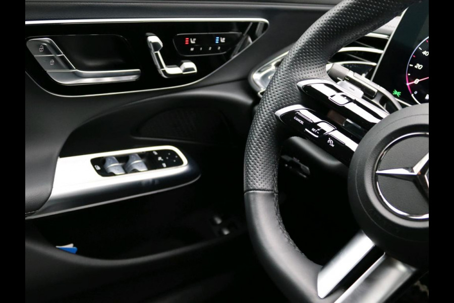 Mercedes-Benz E-Klasse 300 e Sport Edition AMG Line | Panorama Schuif-Kanteldak | Distronic | Lederen bekleding | Alarm | Parkeerpakket met 360°-camera | 20 Inch AMG Velgen. Inclusief 24 maanden MB Certified garantie voor Europa.