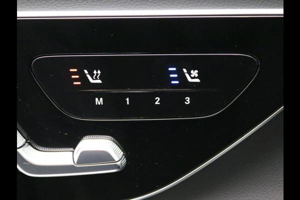 Mercedes-Benz E-Klasse 300 e Sport Edition AMG Line | Panorama Schuif-Kanteldak | Distronic | Lederen bekleding | Alarm | Parkeerpakket met 360°-camera | 20 Inch AMG Velgen. Inclusief 24 maanden MB Certified garantie voor Europa.