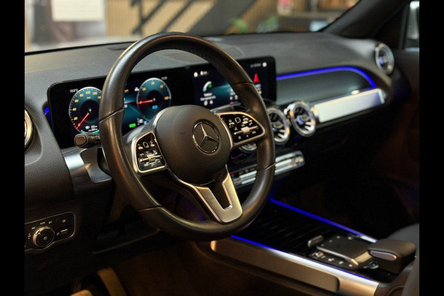 Mercedes-Benz EQB 350 4MATIC AMG Line 67 kWh CAMERA|CARPLAY|SFEERVERLICHTING|ELEKT KOFFERKLEP|GARANTIE 2028|DEALER ONDERHOUDEN
