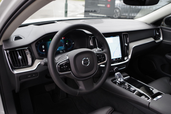 Volvo V60 2.0 T8 456 PK Plug-in Hybrid AWD Ultimate Dark Long Range, Panoramadak, Trekhaak, H/K Sound, 360 Camera,